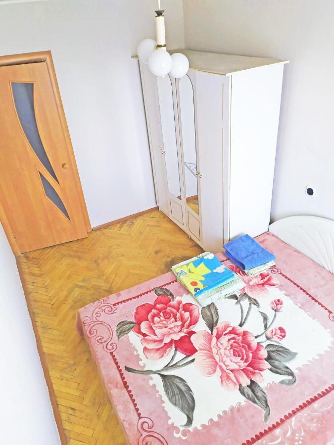 Apartamento Malishko Kiev Exterior foto