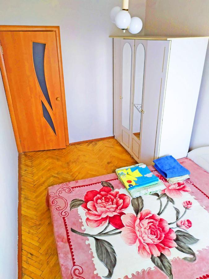 Apartamento Malishko Kiev Exterior foto